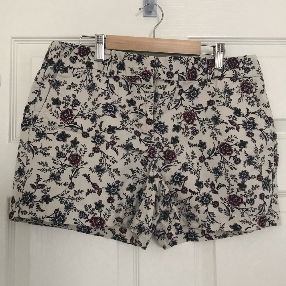 Sz 8 Loft Floral Print Shorts 5” inseam